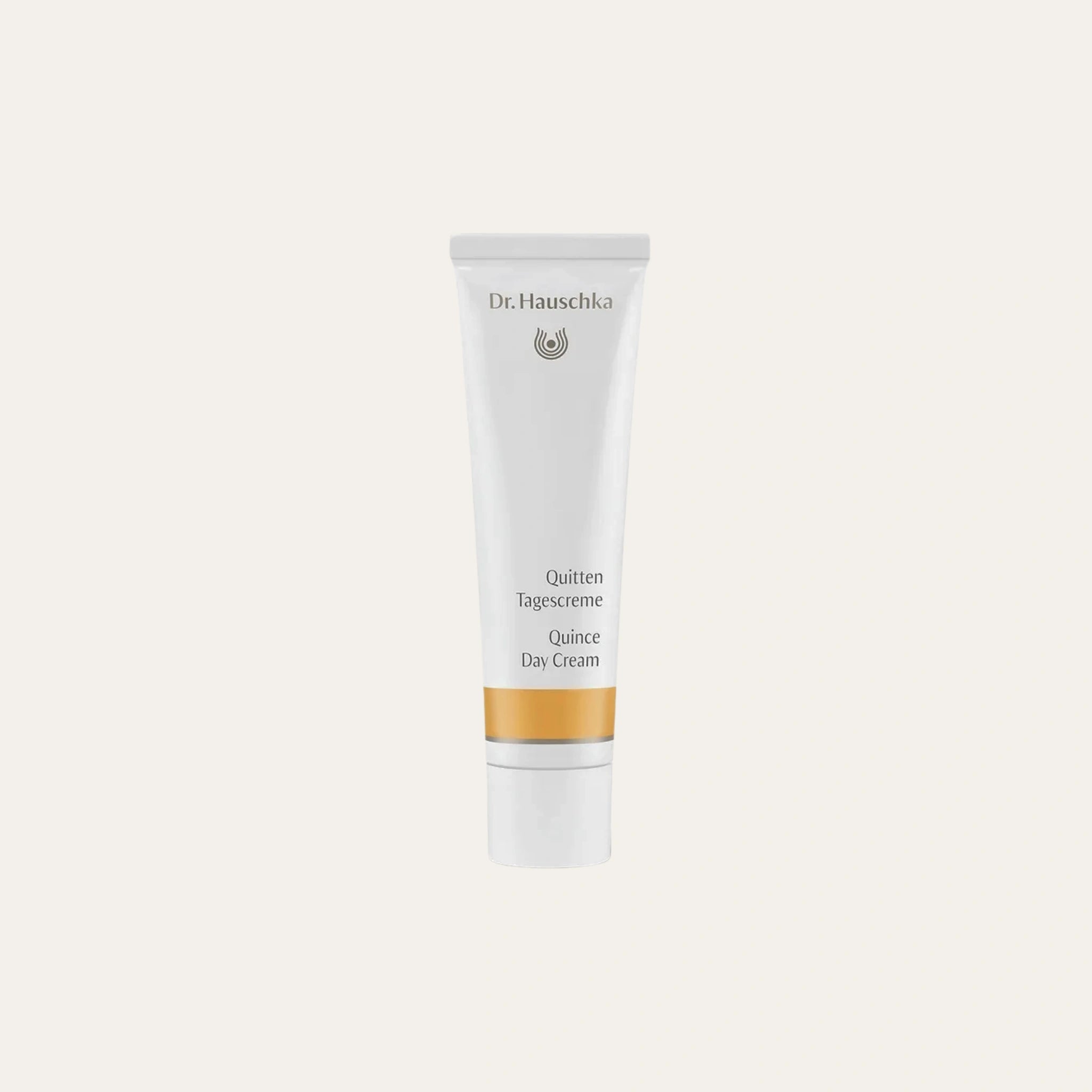 Dr. Hauschka Quince Day Cream kosteusvoide, luonnollinen kasvovoide hedelmäuutteilla, näkyvissä tuubimuodossa.