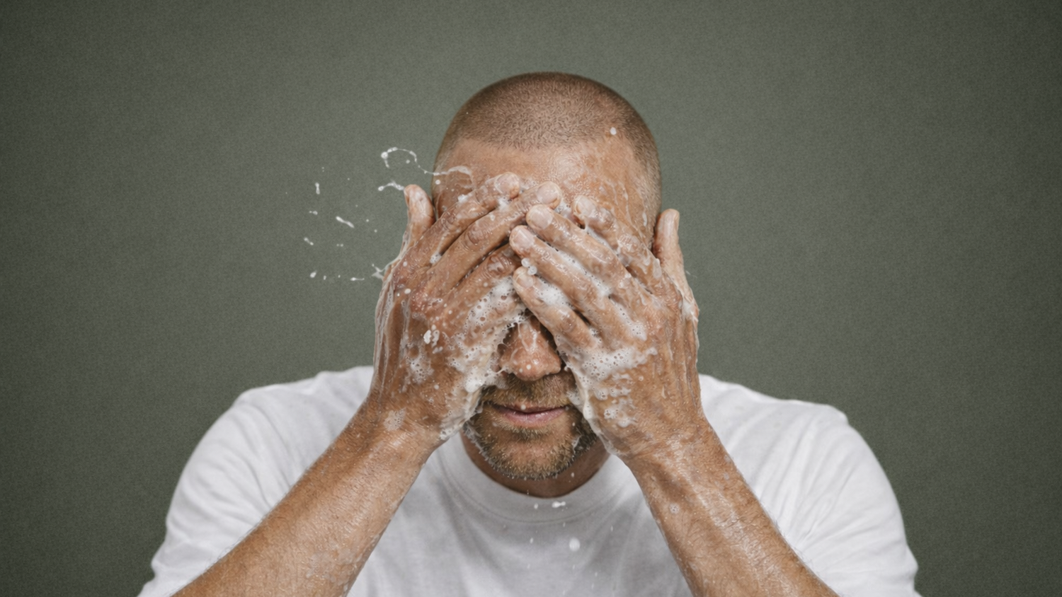 Kolmen minuutin rutiinilla täysi muutos miehen iholle